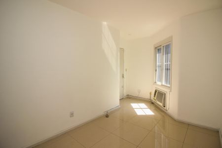 Sala de apartamento para alugar com 1 quarto, 43m² em Menino Deus, Porto Alegre