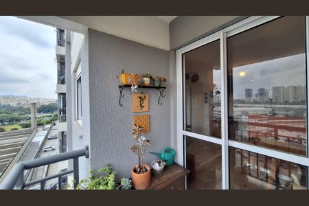 Apartamento à venda com 41m², 1 quarto e sem vaga Apartamento à venda com 41m², 1 quarto e sem vagaVaranda e área de serviço