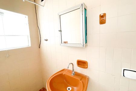 Casa para alugar com 60m², 2 quartos e sem vagaBanheiro da Suíte