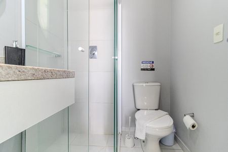 Banheiro de kitnet/studio para alugar com 1 quarto, 30m² em Centro Histórico de São Paulo, São Paulo