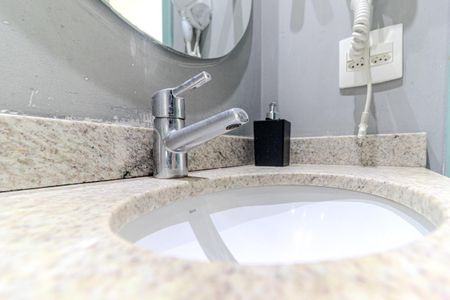 Banheiro de kitnet/studio para alugar com 1 quarto, 30m² em Centro Histórico de São Paulo, São Paulo