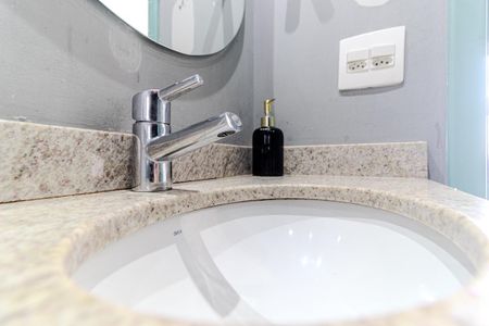 Banheiro de kitnet/studio para alugar com 1 quarto, 30m² em Centro Histórico de São Paulo, São Paulo