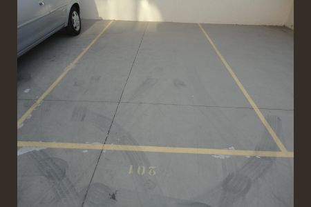 Apartamento à venda com 49m², 2 quartos e 1 vaga Apartamento à venda com 49m², 2 quartos e 1 vagaEstacionamento