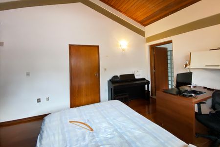 Casa à venda com 420m², 5 quartos e 4 vagasSuite Master