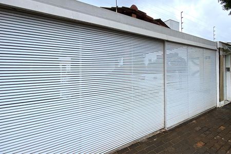 Casa à venda com 420m², 5 quartos e 4 vagasFachada