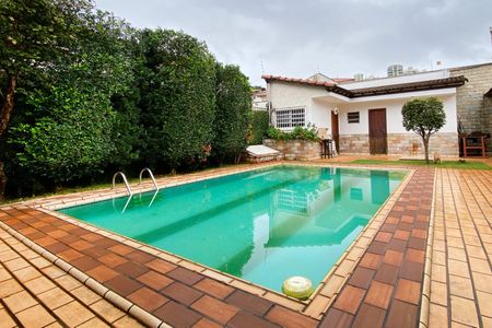 Casa à venda com 420m², 5 quartos e 4 vagasPiscina