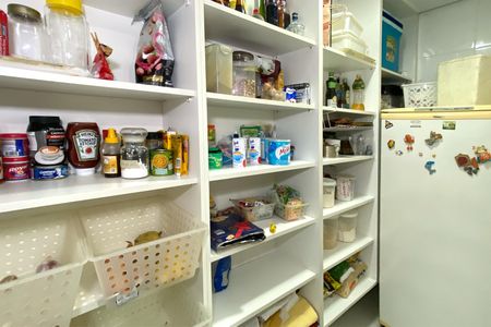 Casa à venda com 420m², 5 quartos e 4 vagasDespensa