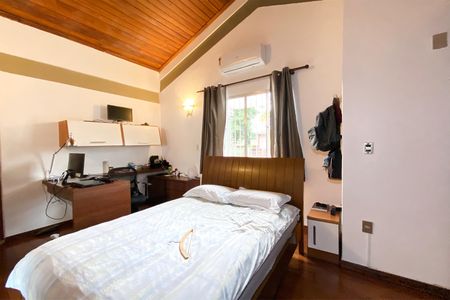 Casa à venda com 420m², 5 quartos e 4 vagasSuite Master