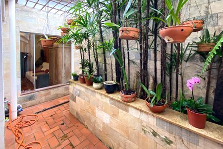 Casa à venda com 420m², 5 quartos e 4 vagasJardim da Sala de Jantar