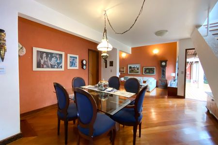 Casa à venda com 420m², 5 quartos e 4 vagasSala de Jantar