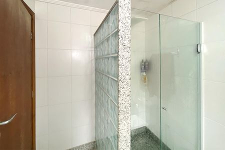 Casa à venda com 420m², 5 quartos e 4 vagasBanheiro da Suite Master