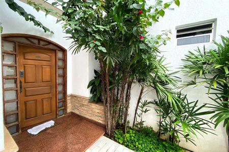 Casa à venda com 420m², 5 quartos e 4 vagasEntrada