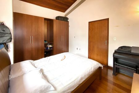 Casa à venda com 420m², 5 quartos e 4 vagasSuite Master