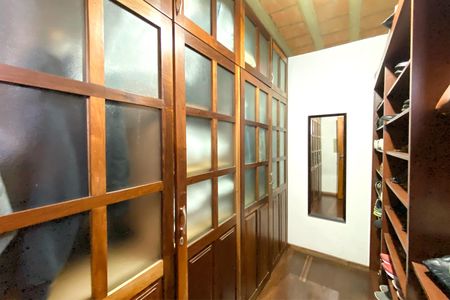 Casa à venda com 420m², 5 quartos e 4 vagasCloset da Suite 2