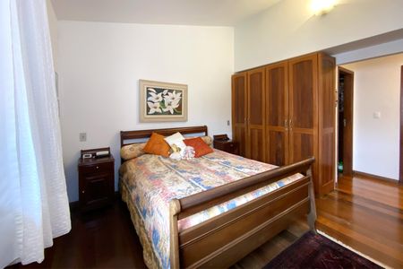 Casa à venda com 420m², 5 quartos e 4 vagasSuite 2