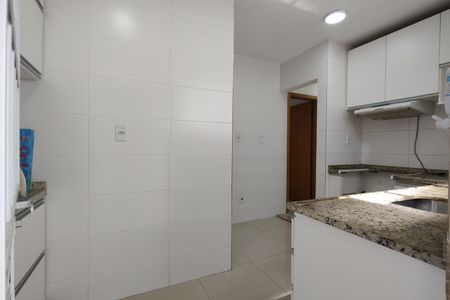 Casa de condomínio para alugar com 143m², 2 quartos e 2 vagas Casa de condomínio para alugar com 143m², 2 quartos e 2 vagasCozinha - Armários