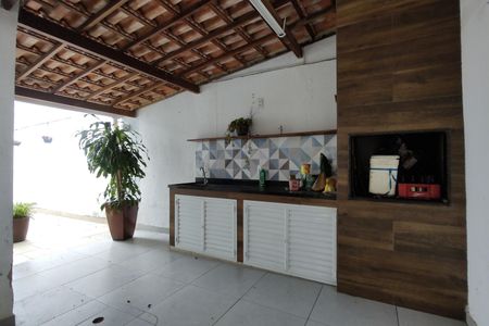 Casa de condomínio para alugar com 143m², 2 quartos e 2 vagas Casa de condomínio para alugar com 143m², 2 quartos e 2 vagasChurrasqueira