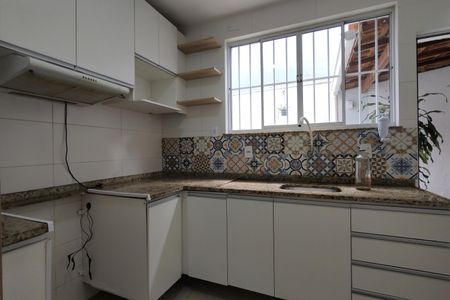 Casa de condomínio para alugar com 143m², 2 quartos e 2 vagas Casa de condomínio para alugar com 143m², 2 quartos e 2 vagasCozinha - Armários