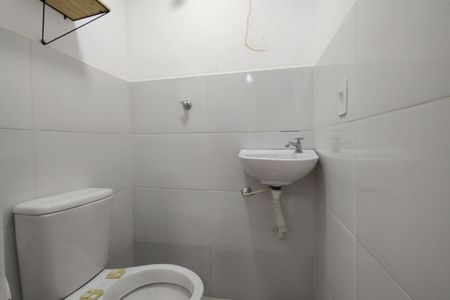 Casa de condomínio para alugar com 143m², 2 quartos e 2 vagas Casa de condomínio para alugar com 143m², 2 quartos e 2 vagasBanheiro de serviço