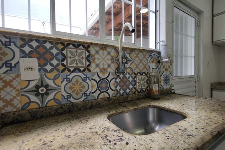 Casa de condomínio para alugar com 143m², 2 quartos e 2 vagas Casa de condomínio para alugar com 143m², 2 quartos e 2 vagasCozinha - Armários