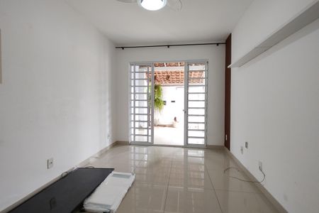 Casa de condomínio para alugar com 143m², 2 quartos e 2 vagas Casa de condomínio para alugar com 143m², 2 quartos e 2 vagasSala