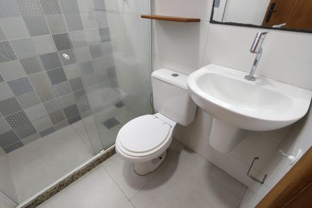 Casa de condomínio para alugar com 143m², 2 quartos e 2 vagas Casa de condomínio para alugar com 143m², 2 quartos e 2 vagasBanheiro Social