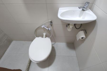 Casa de condomínio para alugar com 143m², 2 quartos e 2 vagas Casa de condomínio para alugar com 143m², 2 quartos e 2 vagasBanheiro da Suíte