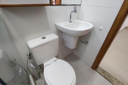 Casa de condomínio para alugar com 143m², 2 quartos e 2 vagas Casa de condomínio para alugar com 143m², 2 quartos e 2 vagasBanheiro Social