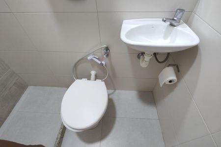 Casa de condomínio para alugar com 143m², 2 quartos e 2 vagas Casa de condomínio para alugar com 143m², 2 quartos e 2 vagasBanheiro da Suíte