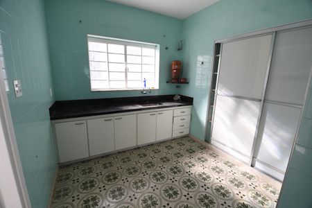 Casa para alugar com 130m², 3 quartos e 2 vagasCozinha 