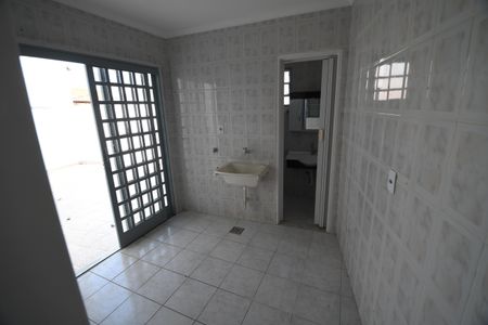 Casa para alugar com 130m², 3 quartos e 2 vagasÁrea de Serviço - Edícula