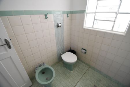 Casa para alugar com 130m², 3 quartos e 2 vagasBanheiro