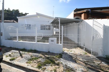 Casa para alugar com 130m², 3 quartos e 2 vagasFachada
