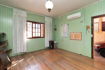Sala de casa à venda com 3 quartos, 140m² em Medianeira, Porto Alegre