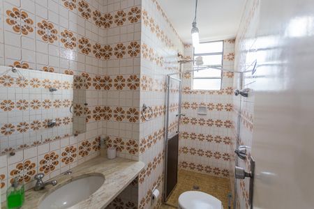 Apartamento à venda com 180m², 4 quartos e 8 vagas Apartamento à venda com 180m², 4 quartos e 8 vagasBanheiro da Suíte 2 na Cobertura