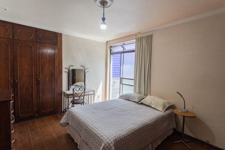 Apartamento à venda com 180m², 4 quartos e 8 vagas Apartamento à venda com 180m², 4 quartos e 8 vagasSuíte 1 na Cobertura