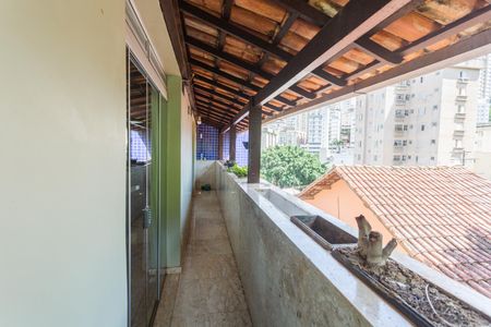 Apartamento à venda com 180m², 4 quartos e 8 vagas Apartamento à venda com 180m², 4 quartos e 8 vagasVaranda na Sala 1