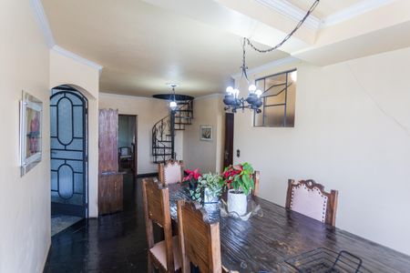 Apartamento à venda com 180m², 4 quartos e 8 vagas Apartamento à venda com 180m², 4 quartos e 8 vagasCopa