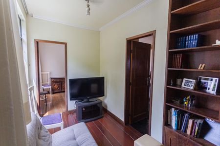 Apartamento à venda com 180m², 4 quartos e 8 vagas Apartamento à venda com 180m², 4 quartos e 8 vagasSala 2
