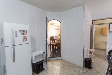 Apartamento à venda com 180m², 4 quartos e 8 vagas Apartamento à venda com 180m², 4 quartos e 8 vagasCozinha
