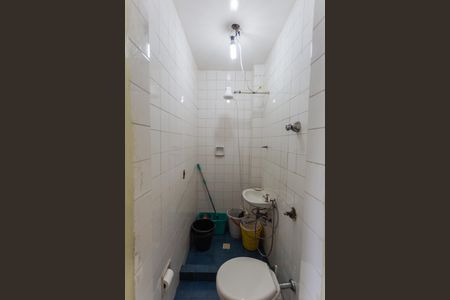 Apartamento à venda com 180m², 4 quartos e 8 vagas Apartamento à venda com 180m², 4 quartos e 8 vagasBanheiro de serviço