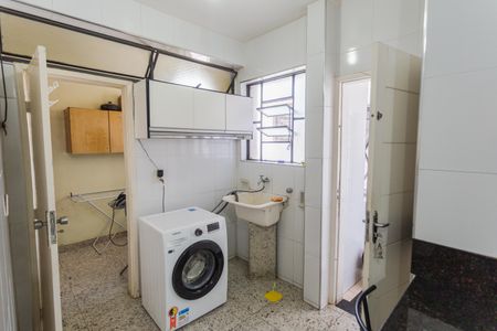 Apartamento à venda com 180m², 4 quartos e 8 vagas Apartamento à venda com 180m², 4 quartos e 8 vagasÁrea de Serviço