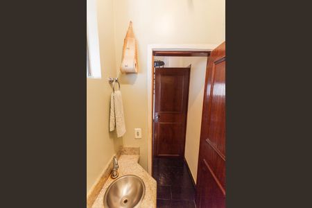 Apartamento à venda com 180m², 4 quartos e 8 vagas Apartamento à venda com 180m², 4 quartos e 8 vagasLavabo