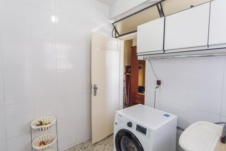 Apartamento à venda com 180m², 4 quartos e 8 vagas Apartamento à venda com 180m², 4 quartos e 8 vagasÁrea de Serviço