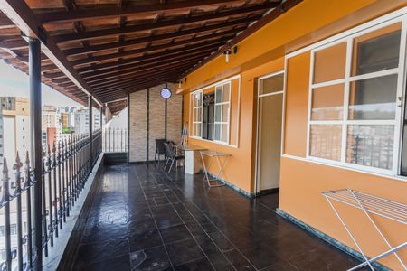 Apartamento à venda com 180m², 4 quartos e 8 vagas Apartamento à venda com 180m², 4 quartos e 8 vagasCobertura