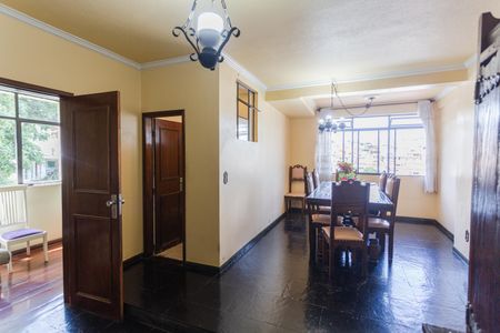 Apartamento à venda com 180m², 4 quartos e 8 vagas Apartamento à venda com 180m², 4 quartos e 8 vagasCopa