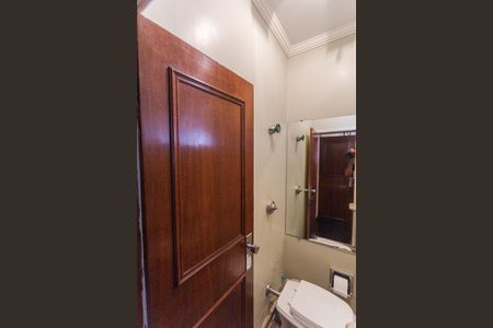 Apartamento à venda com 180m², 4 quartos e 8 vagas Apartamento à venda com 180m², 4 quartos e 8 vagasLavabo