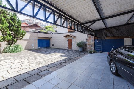 Apartamento à venda com 180m², 4 quartos e 8 vagas Apartamento à venda com 180m², 4 quartos e 8 vagasGaragem/Área Privativa