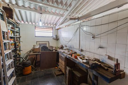 Apartamento à venda com 180m², 4 quartos e 8 vagas Apartamento à venda com 180m², 4 quartos e 8 vagasQuarto de Ferramentas no Terraço/Academia