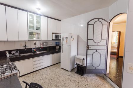 Apartamento à venda com 180m², 4 quartos e 8 vagas Apartamento à venda com 180m², 4 quartos e 8 vagasCozinha